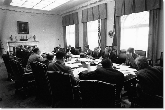 Заседание комитета США во время Кубинского ракетного кризиса на Кубе